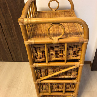 籐の引き出しの画像