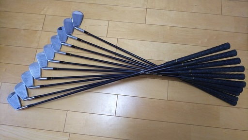 中古ゴルフクラブ。モノはいいけどかなり年代物なので・・・。