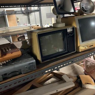 店舗倉庫の物の画像