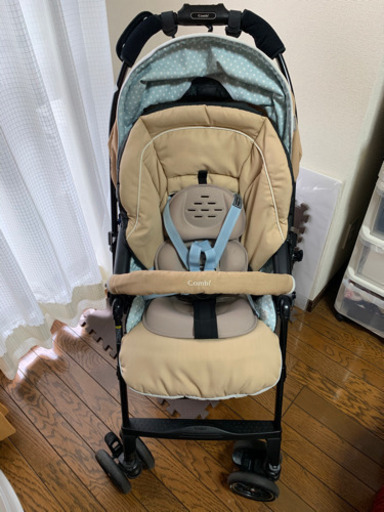 【美品】combi ベビーカー　メチャカルハンディ　オート4キャス