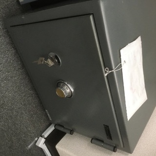 耐火金庫（ダイヤル式）