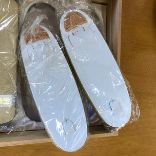 無料！未使用品✨和装バッグ＆草履23㎝🌟木箱入り🌟高級感のある金色です！の画像