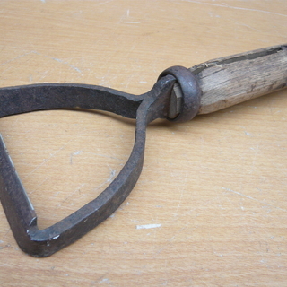 皮むき　A　（丸太・樹皮）大工道具