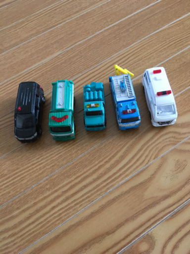 トミカ　特殊緊急車両+救急車