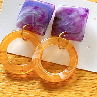 【新品】アクリルピアス　両耳用