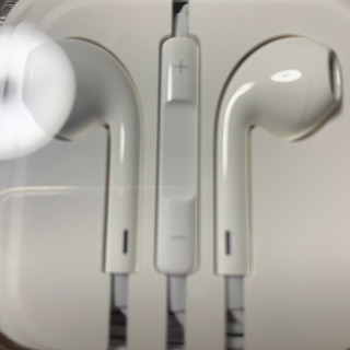 iPhoneイヤフォンの画像