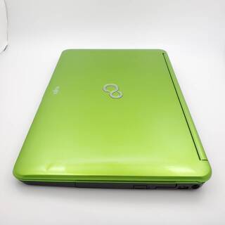 富士通 Corei7 メモリ8GB SSD256GB ノートパソコン ライムグリーン