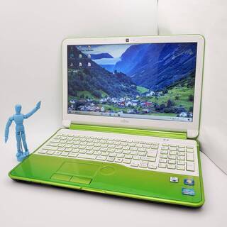 富士通 Corei7 メモリ8GB SSD256GB ノートパソコン ライムグリーン