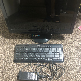 パソコン　　FUJITSU  デスクトップの画像