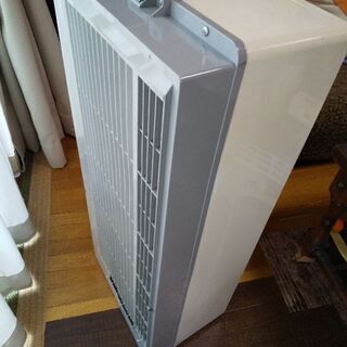 ハイアール　窓用エアコン2015年製の画像