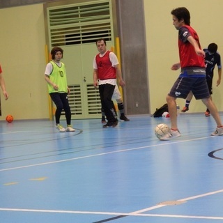 土曜の午前中に楽しくフットサルやりませんか(^^) - スポーツ