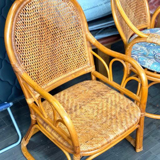 シンプルなとうのイス