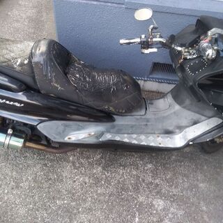 決まりました。ヤマハ マジェスティC 250cc 黒 実動好調。荷物積載量と安全性を確保しています。の画像