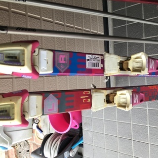 女性用スキー板の画像