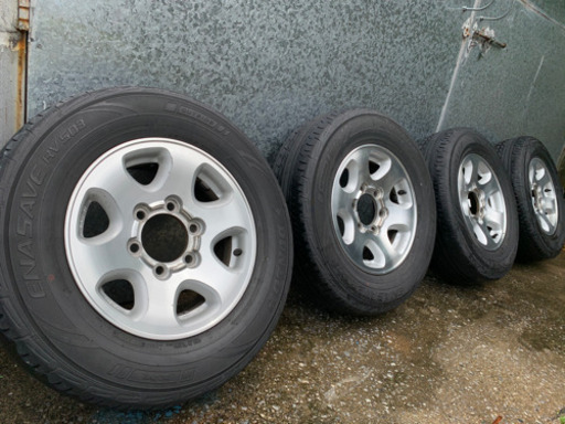 100系ハイエース4WD純正アルミ