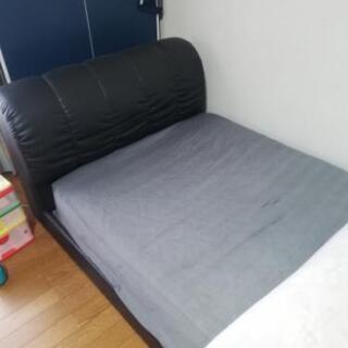 シングルベッド黒