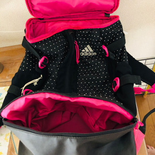 ちょっと訳ありadidasリュック大きめ