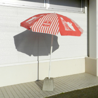 コカ・コーラ ポーラーベア ガーデンパラソル Coca-Cola 日よけ傘 布地 直径約170cm ☆ 札幌市 北区 屯田 の画像