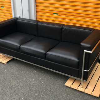値下げしました❗️ 3人掛けソファ　ル・コルビジェ（Le Corbusier） LC2 リプロダクト　ブラック