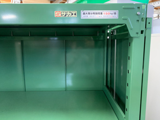 中軽量棚　サカエ　三方パネル付き　定価71800