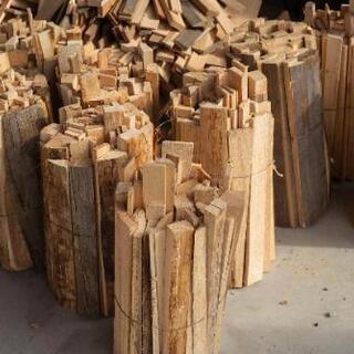 配送有　薪　かんなくず　おがくず　ウッドチップ　スウェーデントーチ