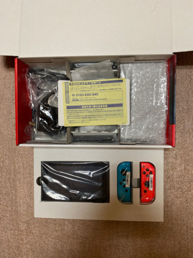 【ほぼほぼ新品❓】値下げしました‼️NINTENDO Switch ニンテンドースイッチ　ネオンレッド　ネオンブルー　ソフト2本込み
