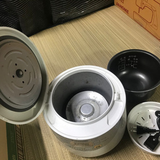 Panasonic 2010年製 三号炊き電子ジャー炊飯器の画像