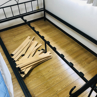 【取引中】ベットフレーム　セミダブルの画像