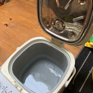 湯沸かしポット　TOSHIBA の画像