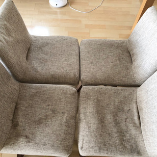 くるくる回る木目に馴染むダイニングチェア4脚の画像