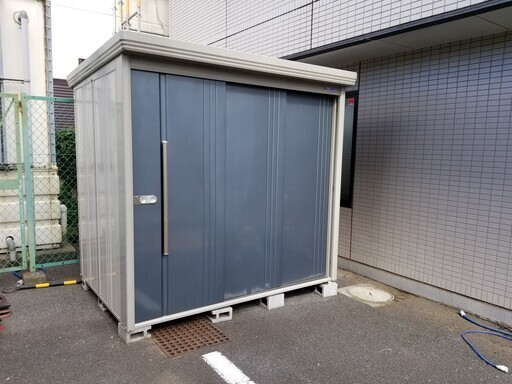 クボタの物置　※8月9日(日)以降でお引取り可能な方