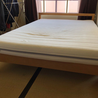 無印良品 タモ材ダブルベッド + IKEAのマットレス付き