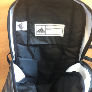 adidas リュックの画像