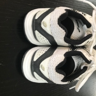 asics テニスシューズの画像