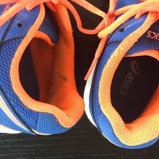 asics テニスシューズ　23.5cmの画像