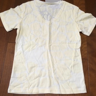 【新品】ユニクロ　キリン柄　Tシャツ　Sの画像