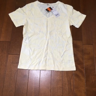 【新品】ユニクロ　キリン柄　Tシャツ　S