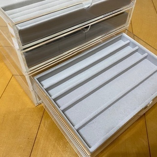 無印良品　アクリルジュエリーケースの画像