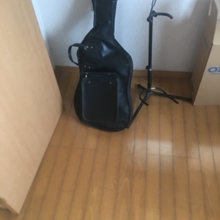 ギター置くやつ。ギターは無し
