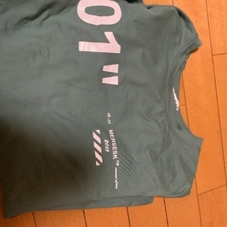 ロゴTシャツ