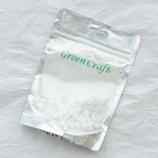 【ほぼ新品未使用】白い小石 75g ¥100　観葉植物、ガーデニング、オーナメント、夏、飾り、海、砂浜、貝の画像