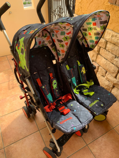 綺麗です！可愛い双子ベビーカー♪