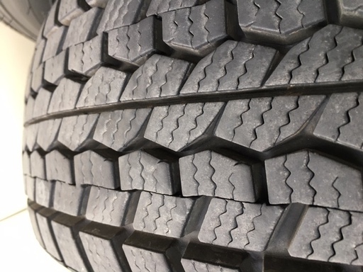 16日までに引取で、半額の9000円にします。冬タイヤ DUNLOP SP LT01 195/70R15 106/104L LT　鉄ホイール 15x5.0 139.7-6穴 ハブ径106 ♪♪