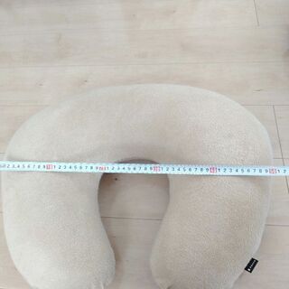 美品　ベビー枕 授乳クッション　予備カバー付の画像
