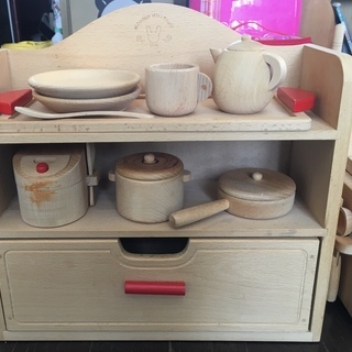 【取引完了】木製ミニキッチン おままごとセットの画像
