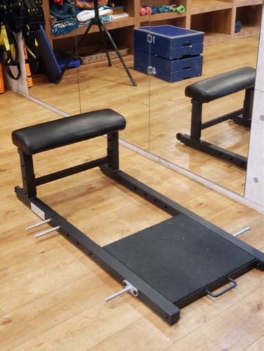 ヒップスラスト　マシン　筋トレ