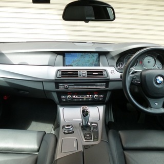 検査3年12月528iMスポーツ 6気筒モデル/デイライト/ブラックレザー/HDDナビ/idrive/地デジ/バックカメラ/パドルシフト/クルコン/点検記録/ETCの画像