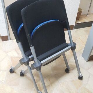 折りたたみ椅子2脚
