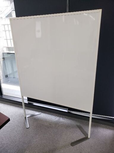 脚付き　ホワイトボード　両面