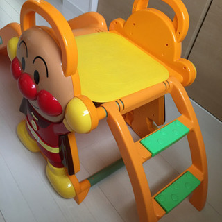 アンパンマンの滑り台の画像